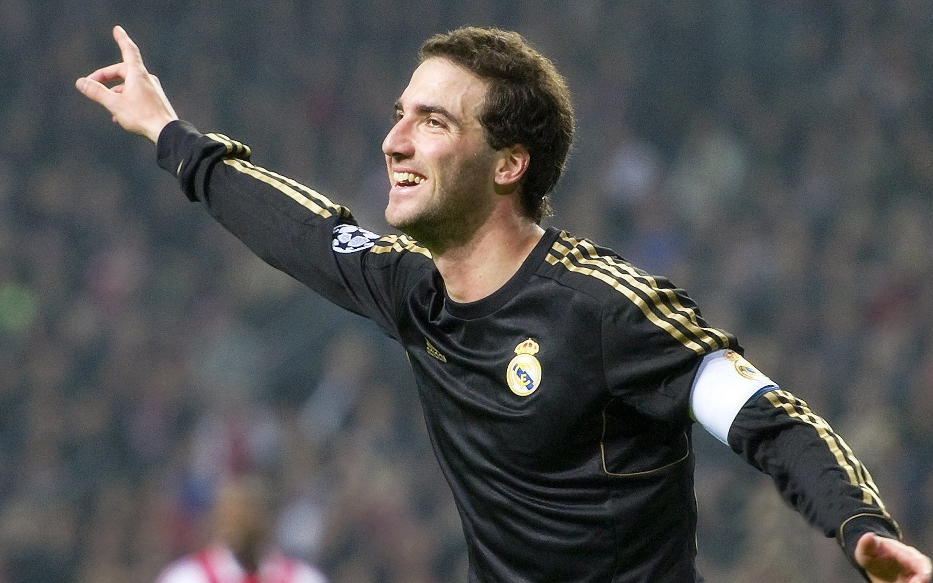 随机“每一圈都燃烧：激情与速度的极致演绎”